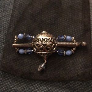 Beautiful unique hair clip with hot air balloon